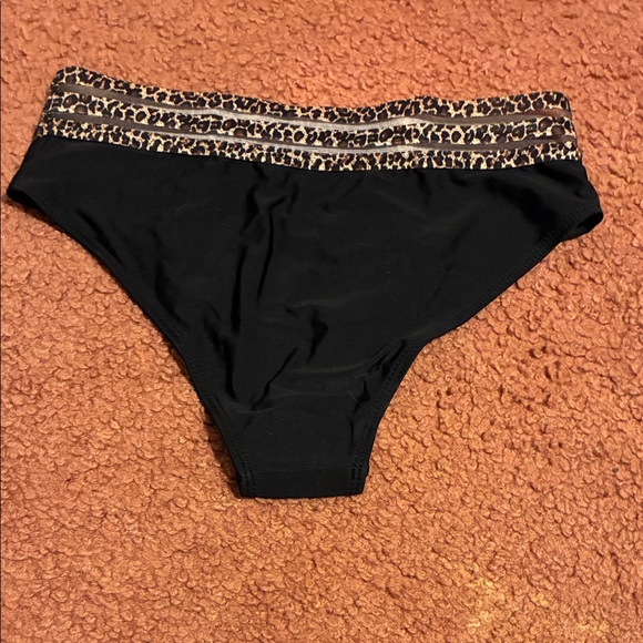 SHEIN Black Bikini with Leopard Trim - Picture 5 of 10